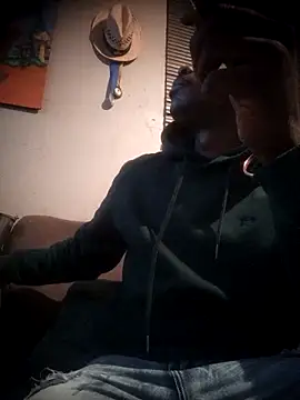 Pussylover911o online show from November 21, 2025, 6:40 pm