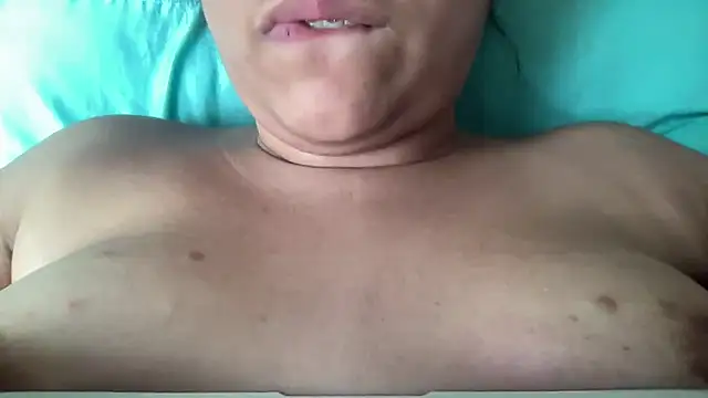 Snapshot of Kmiii21 chatting on October 22, 2025, 2:27 pm Kmiii21 online show from October 22, 2025, 2:27 pm