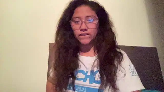 Snapshot of Kmiii21 chatting on November 29, 2025, 5:51 am Kmiii21 online show from November 29, 2025, 5:51 am