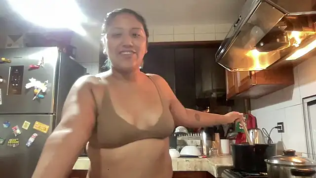 Snapshot of Kmiii21 chatting on March 27, 2026, 12:41 am Kmiii21 online show from March 27, 2026, 12:41 am