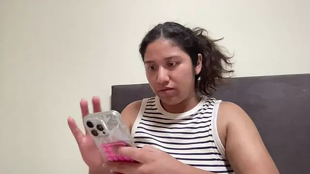 Snapshot of Kmiii21 chatting on October 29, 2025, 2:54 am Kmiii21 online show from October 29, 2025, 2:54 am