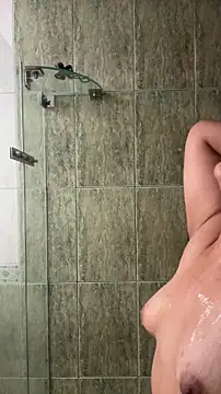 Snapshot of Kmiii21 chatting on February 25, 2026, 1:06 am Kmiii21 online show from February 25, 2026, 1:06 am