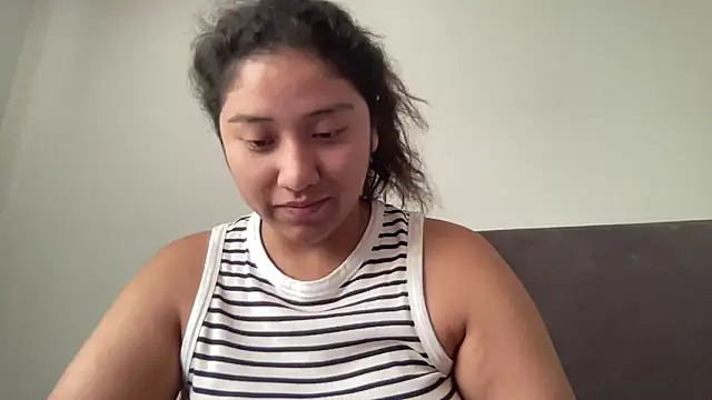 Snapshot of Kmiii21 chatting on December 1, 2025, 4:41 pm Kmiii21 online show from December 1, 2025, 4:41 pm