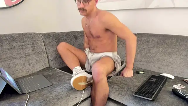 Snapshot of bobbyatx chatting on October 23, 2025, 12:42 am bobbyatx online show from October 23, 2025, 12:42 am