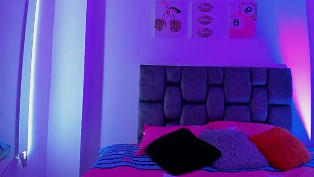 kittymonroe1 online show from February 12, 2026, 5:56 pm