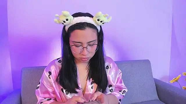 miah storm online show from December 5, 2025, 3:38 am