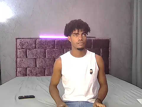 richardd2212 online show from June 13, 2026, 1:31 pm