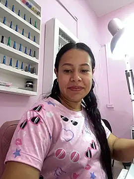 PaulaCruz01 online show from November 12, 2025, 7:07 pm