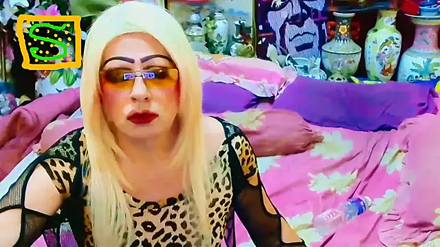 horni4luv online show from December 2, 2025, 12:00 am