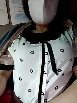 love-xx online show from February 17, 2026, 11:13 pm