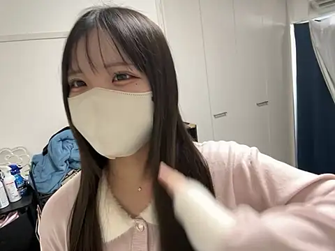 pomu chan online show from November 24, 2025, 4:23 am