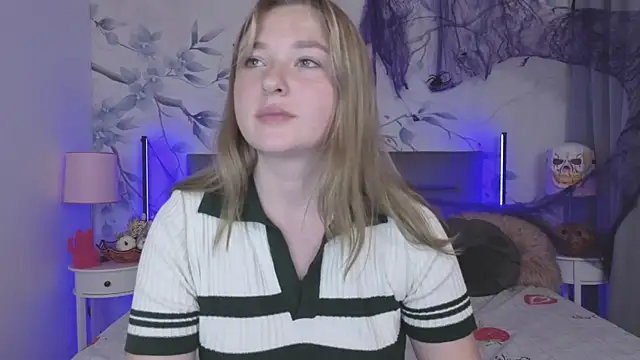 Ailissa  fox online show from October 24, 2025, 1:10 pm