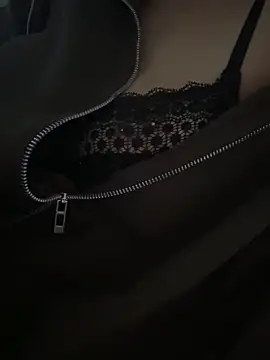 Snapshot of Gia_Atkinson chatting on October 27, 2025, 2:40 pm Gia Atkinson online show from October 27, 2025, 2:40 pm