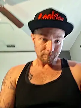 Snapshot of DadDDick925 chatting on October 23, 2025, 10:52 pm DadDDick925 online show from October 23, 2025, 10:52 pm