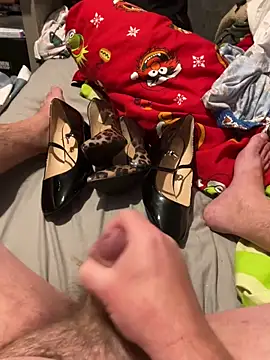 fortheloveofheels74 online show from January 16, 2026, 12:25 am