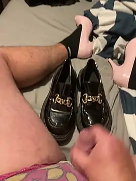 fortheloveofheels74 online show from October 27, 2025, 10:22 pm