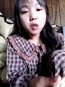 Quynhsumon online show from April 19, 2026, 8:04 am