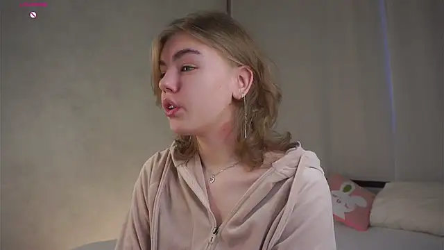 MelodyBaur online show from April 12, 2026, 12:30 pm