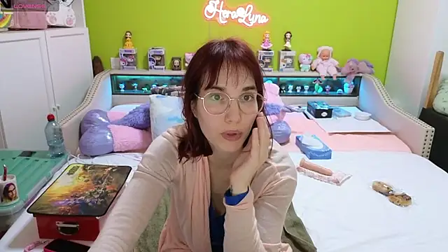  HeraLuna  online show from February 16, 2026, 10:18 pm