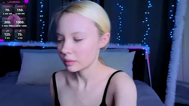 Snapshot of IraYounce chatting on February 1, 2026, 1:04 am IraYounce online show from February 1, 2026, 1:04 am