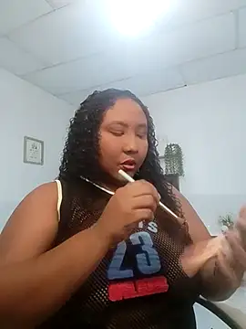 KaroldelaTorree online show from October 31, 2025, 8:38 pm