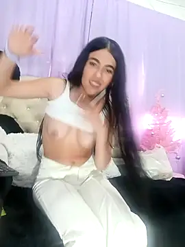 Snapshot of eimyy_rouse chatting on December 21, 2025, 8:53 pm eimyy rouse online show from December 21, 2025, 8:53 pm