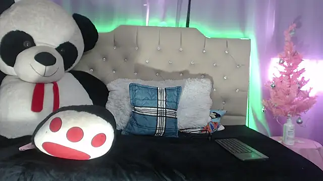 Snapshot of eimyy_rouse chatting on January 13, 2026, 7:40 pm eimyy rouse online show from January 13, 2026, 7:40 pm