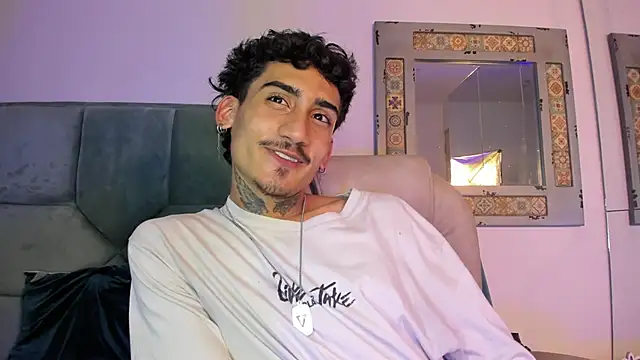 Mr Strike online show from December 14, 2025, 6:57 pm