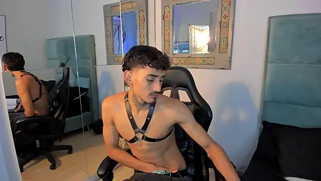 Mr Strike online show from November 11, 2025, 3:12 am