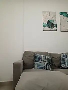 DeepLongHot online show from December 5, 2025, 4:27 pm