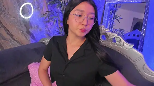 sydney miller  online show from April 6, 2026, 11:28 pm