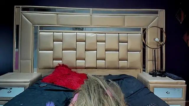 ChloeMendez online show from December 21, 2025, 11:23 am