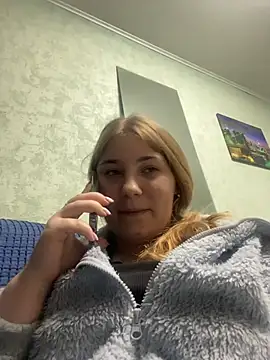 Snapshot of Emily_Sweety__ chatting on October 28, 2025, 5:34 pm Emily Sweety online show from October 28, 2025, 5:34 pm