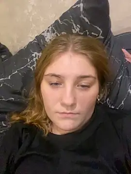 Snapshot of Emily_Sweety__ chatting on October 30, 2025, 6:16 pm Emily Sweety online show from October 30, 2025, 6:16 pm