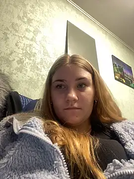 Snapshot of Emily_Sweety__ chatting on October 22, 2025, 9:20 am Emily Sweety online show from October 22, 2025, 9:20 am