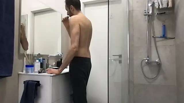 Snapshot of LukaShyGuy chatting on November 24, 2025, 7:41 am LukaShyGuy online show from November 24, 2025, 7:41 am