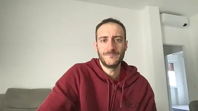 Snapshot of LukaShyGuy chatting on November 19, 2025, 8:14 am LukaShyGuy online show from November 19, 2025, 8:14 am