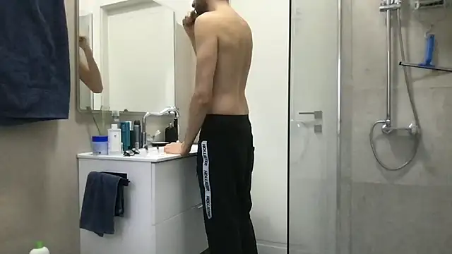 LukaShyGuy online show from December 22, 2025, 6:57 am