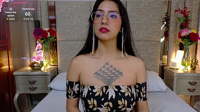 Snapshot of Penelope-Cross chatting on February 20, 2026, 8:11 pm Penelope-Cross online show from February 20, 2026, 8:11 pm