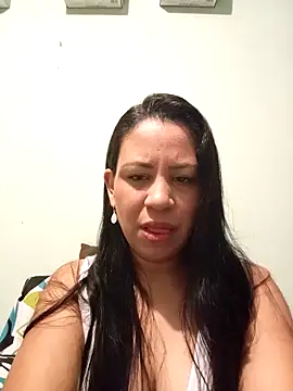 LeilaTaylor online show from November 14, 2025, 1:04 pm