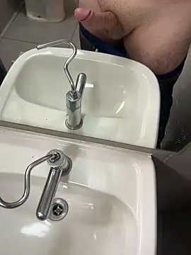 Cannavaro5 online show from October 29, 2025, 3:33 pm