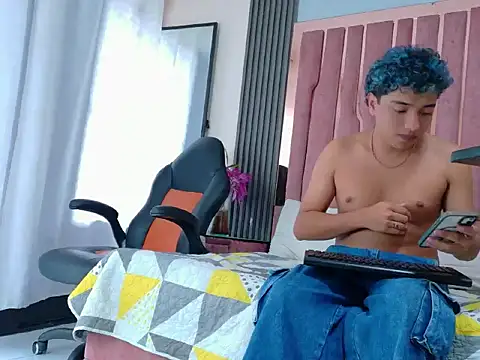 LiamANDJordan online show from October 25, 2025, 8:42 pm