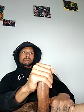 Snapshot of BigPrettyDick777 chatting on February 12, 2026, 7:13 pm BigPrettyDick777 online show from February 12, 2026, 7:13 pm