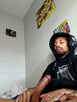 Snapshot of BigPrettyDick777 chatting on February 26, 2026, 5:13 pm BigPrettyDick777 online show from February 26, 2026, 5:13 pm