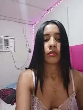 Snapshot of Naomi-angel chatting on October 24, 2025, 12:37 pm Naomi-angel online show from October 24, 2025, 12:37 pm