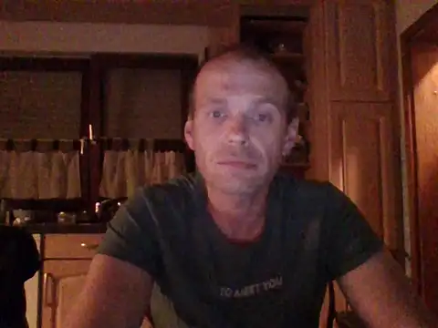 Snapshot of tommy3300 chatting on October 30, 2025, 3:49 am tommy3300 online show from October 30, 2025, 3:49 am