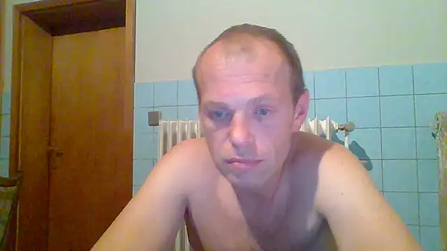 Snapshot of tommy3300 chatting on October 24, 2025, 5:28 am tommy3300 online show from October 24, 2025, 5:28 am