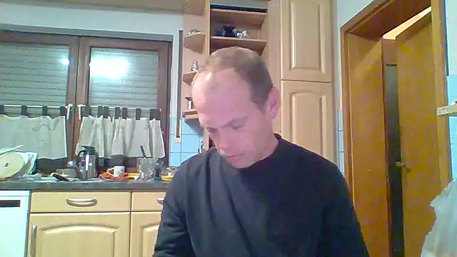 tommy3300 online show from November 5, 2025, 5:43 am