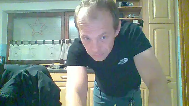 tommy3300 online show from December 4, 2025, 5:17 am