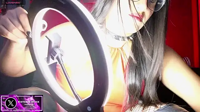 Snapshot of Misterss-Nyxxx chatting on February 12, 2026, 11:26 pm Misterss-Nyxxx online show from February 12, 2026, 11:26 pm